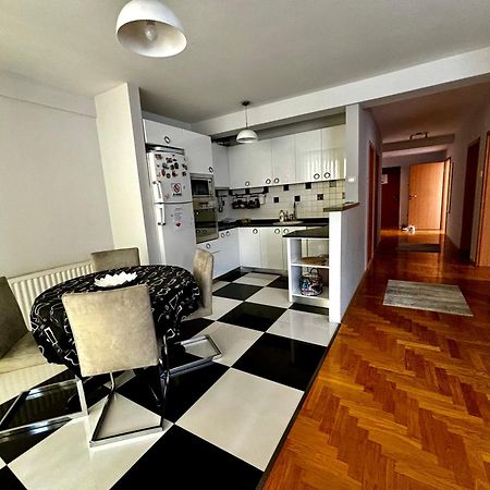 Cozy City Center Apartment Πρίζρεν Εξωτερικό φωτογραφία