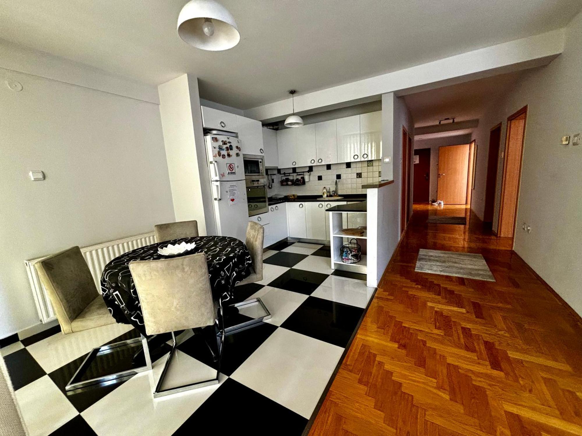 Cozy City Center Apartment Πρίζρεν Εξωτερικό φωτογραφία